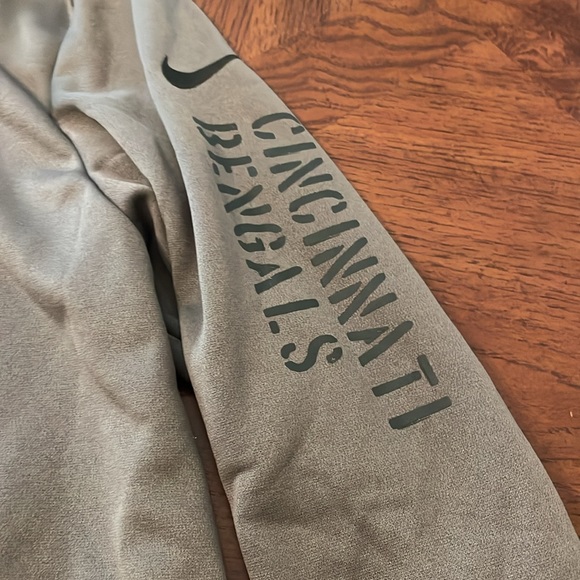 Nike NFL Cincinnati Bengals Veterans Salute to Soldier Hoodie Sweatshirt - Picture 3 of 8